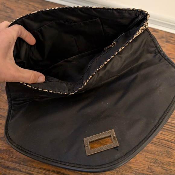 Women's Clutch - Picture 3 of 4